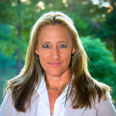 Jennifer Helms Headshot.